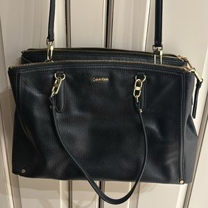 !Price Drop! 🤑 Calvin Klein bag with dust bag